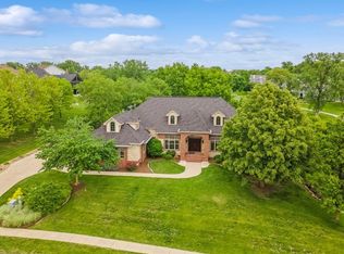 5703 Chestnut Ln, West Des Moines, IA 50266