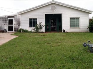 818 W 9th St, Elk City, OK 73644