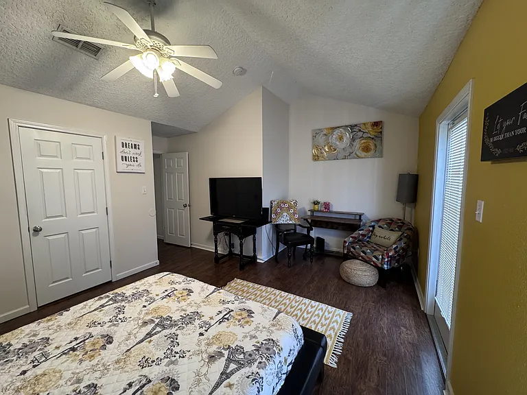 1100 Century Oaks Dr #A — Photo 21