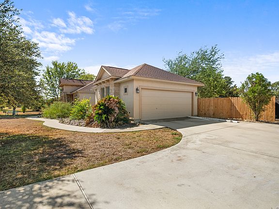 3rd image of 17915 ROCKYS CIR
