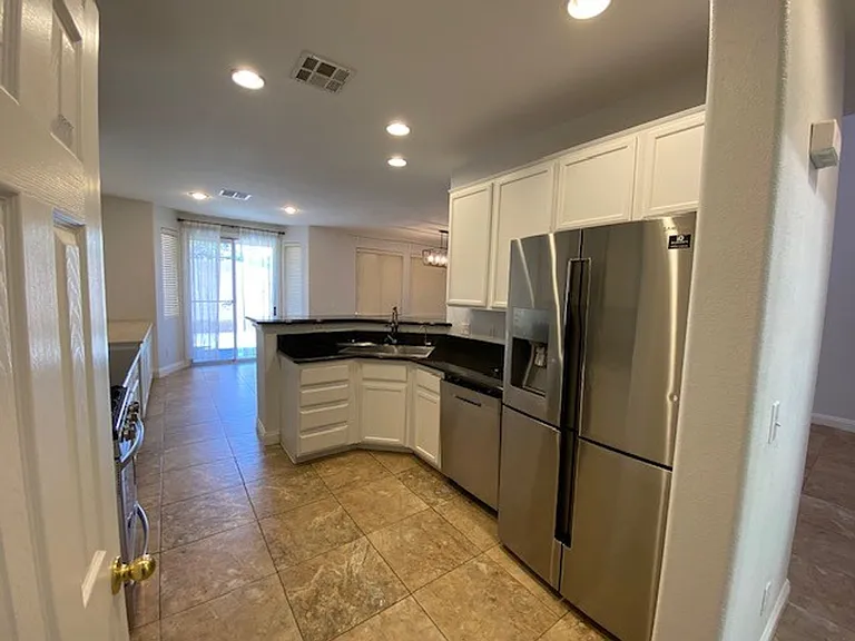 8065 Caspian Moon Dr — Photo 5