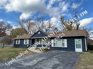 8822 W 81st St, Overland Park, KS 66204