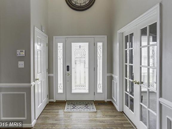 5th image of 102 Don Sinsel Ct