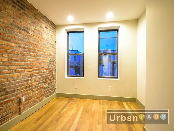 4th image of 1627 Saint Johns Pl APT 1R