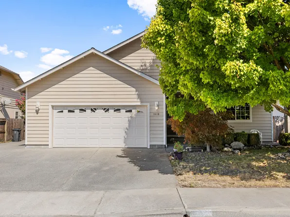 1810 SW J St, Grants Pass, OR 97526