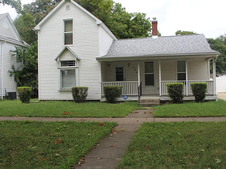 408 E Park St — Photo 1
