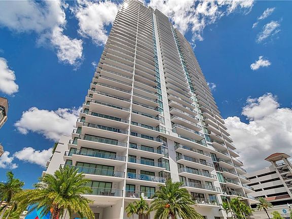 3rd image of 100 1st Ave N #3802