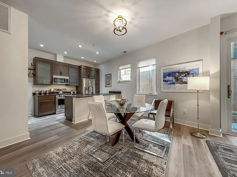 2360 Champlain St NW #1.4 — Photo 10