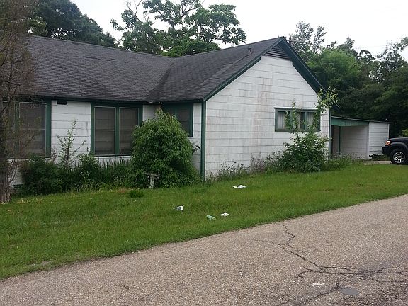 2nd image of 646 Avenue D