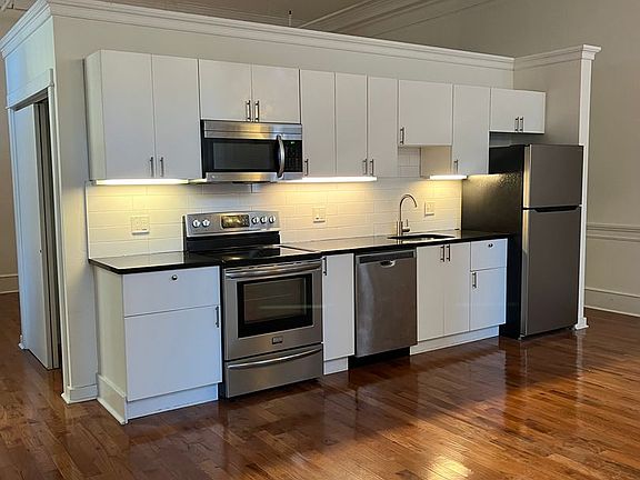 2nd image of 1300 Spruce St #063468619