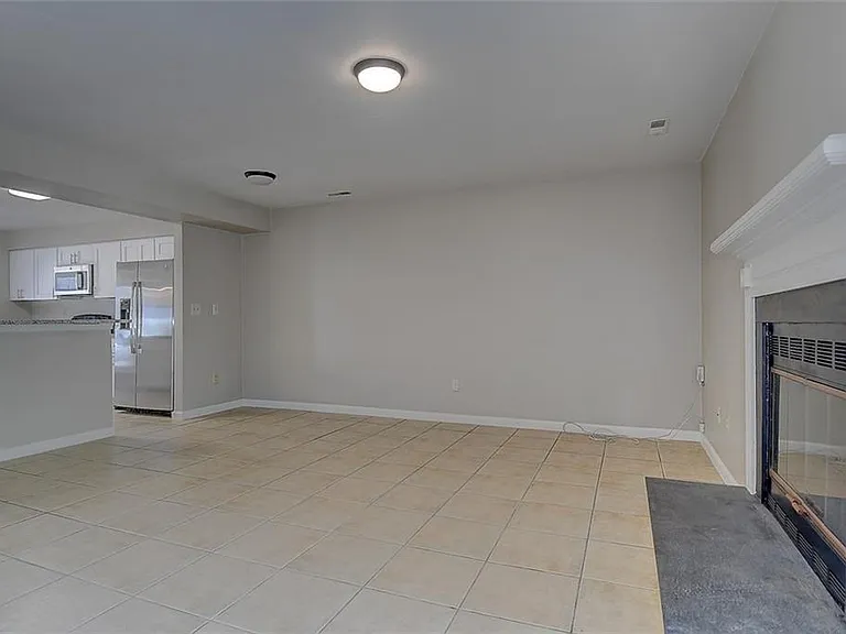 657 Aubrey Dr — Photo 17
