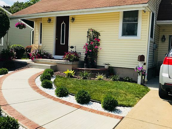 3rd image of 2456 Edgewater Dr