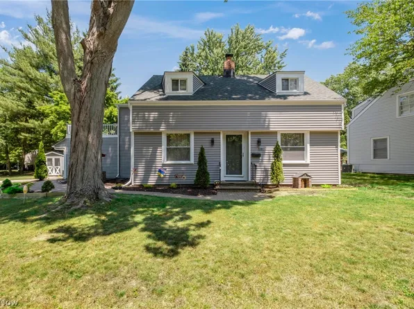 25100 Edgemont Rd, Richmond Heights, OH 44143