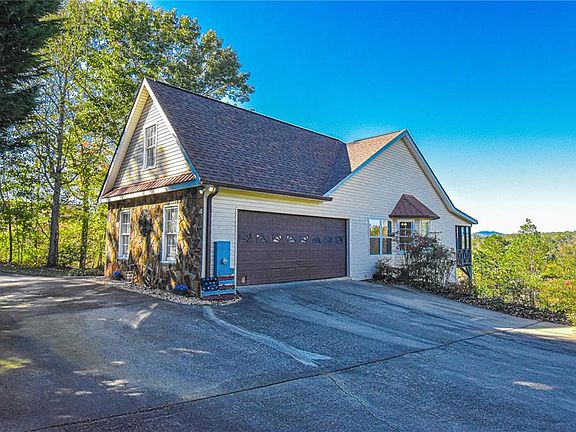 2nd image of 529 Gold Crest Dr