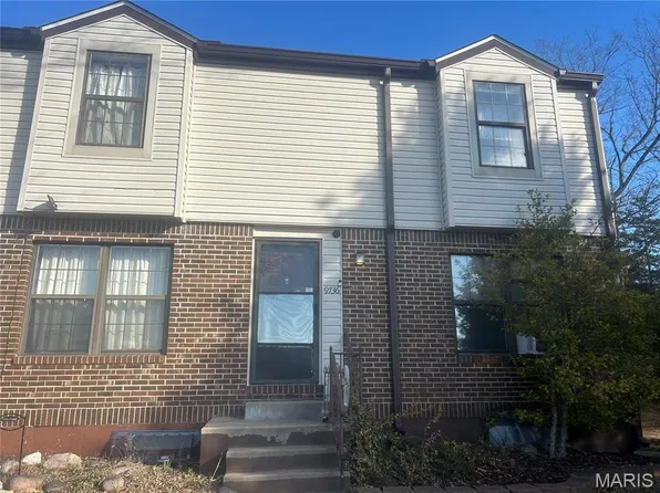 9736 Raintree Village Dr #4A, Hillsboro, MO 63050