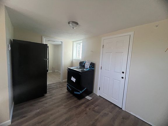 4th image of 915 Main St Unit 7