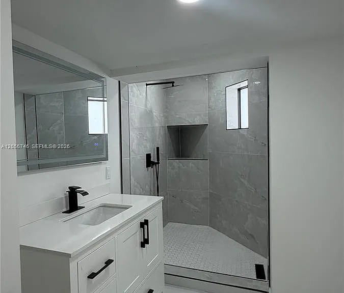 935 SW 72nd Ave — Photo 11