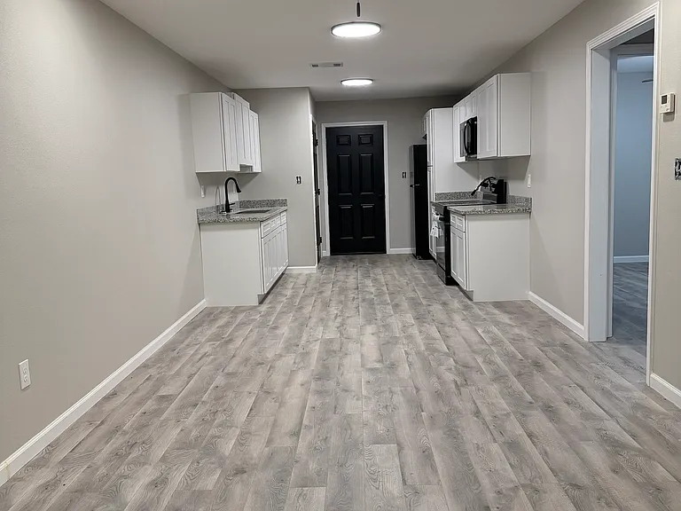 361 Dixie Ave #C — Photo 4