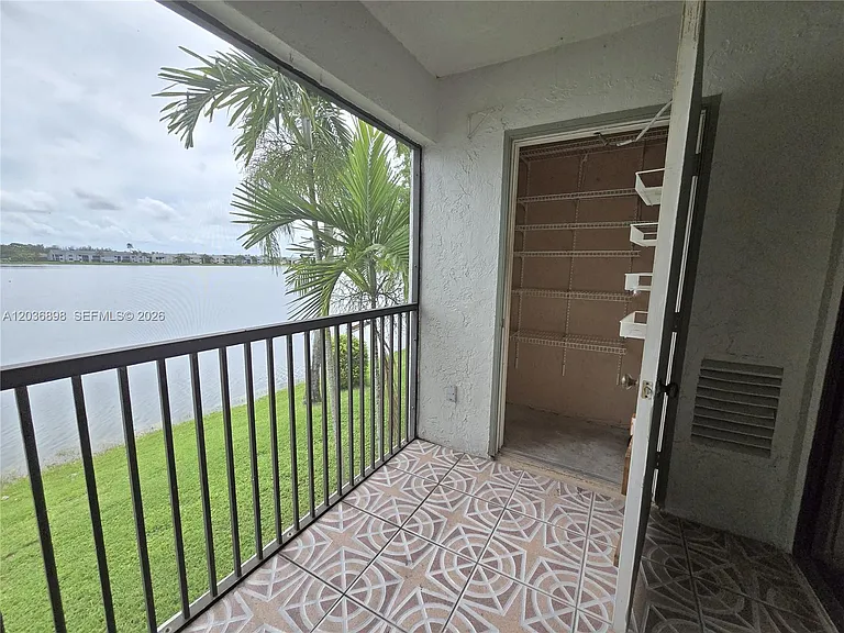 1024 S Independence Dr #1024E — Photo 18
