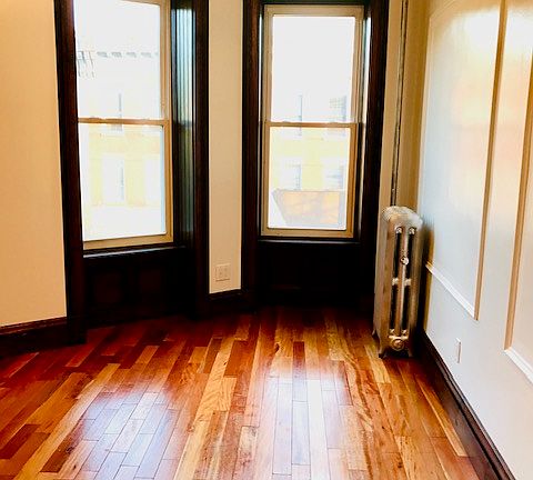 4th image of 439 Halsey St #3
