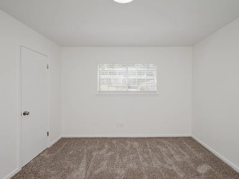 1440 Hickory Ln — Photo 25