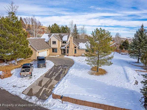 907 Ridge Rd, Craig, CO 81625