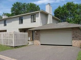 2126 Tamarin Trl, Golden Valley, MN 55427