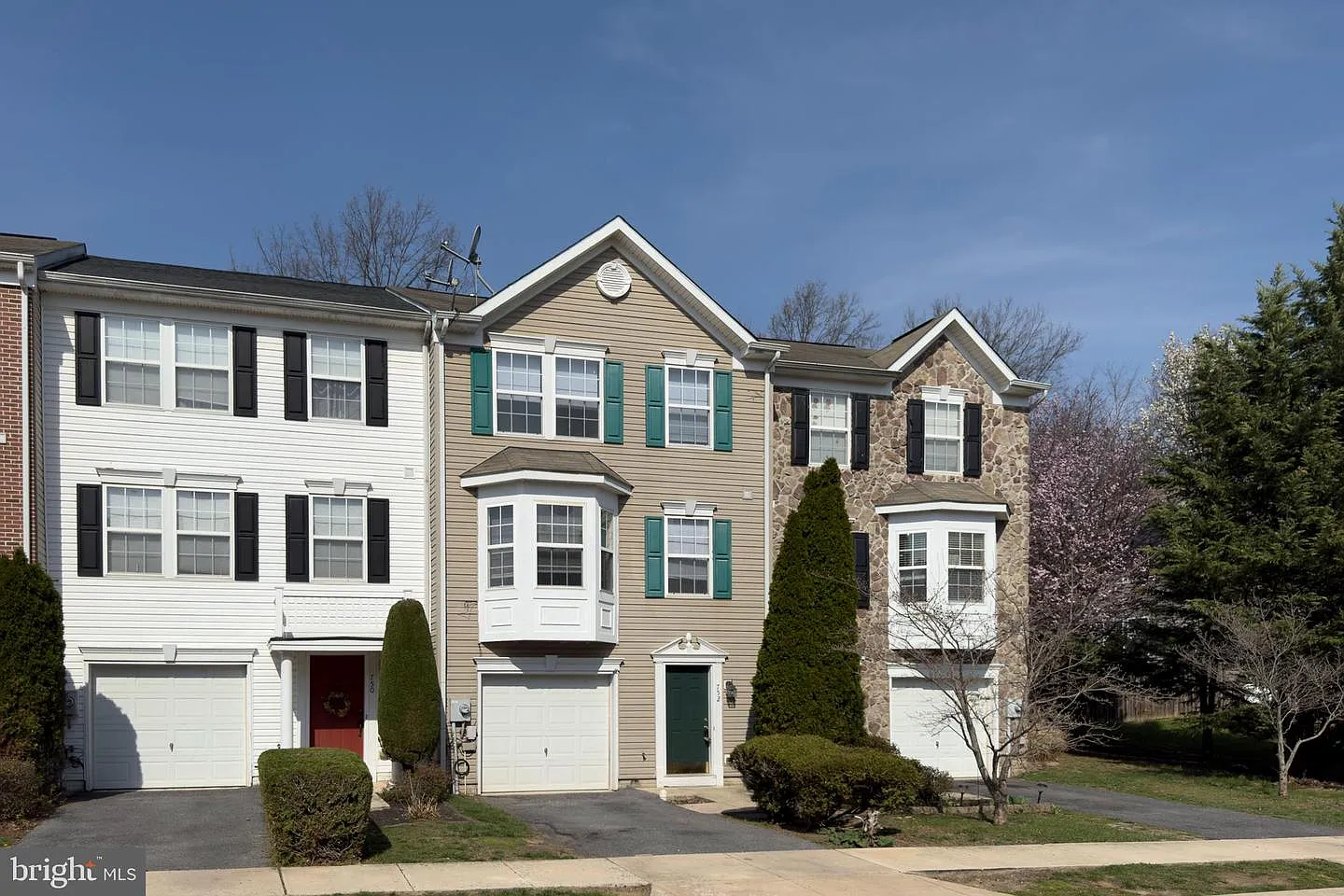 752 Monet Dr photo 1