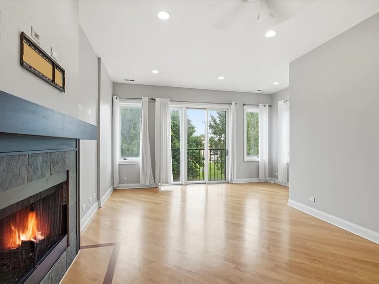 2151 W Warren Blvd #2 — Photo 6