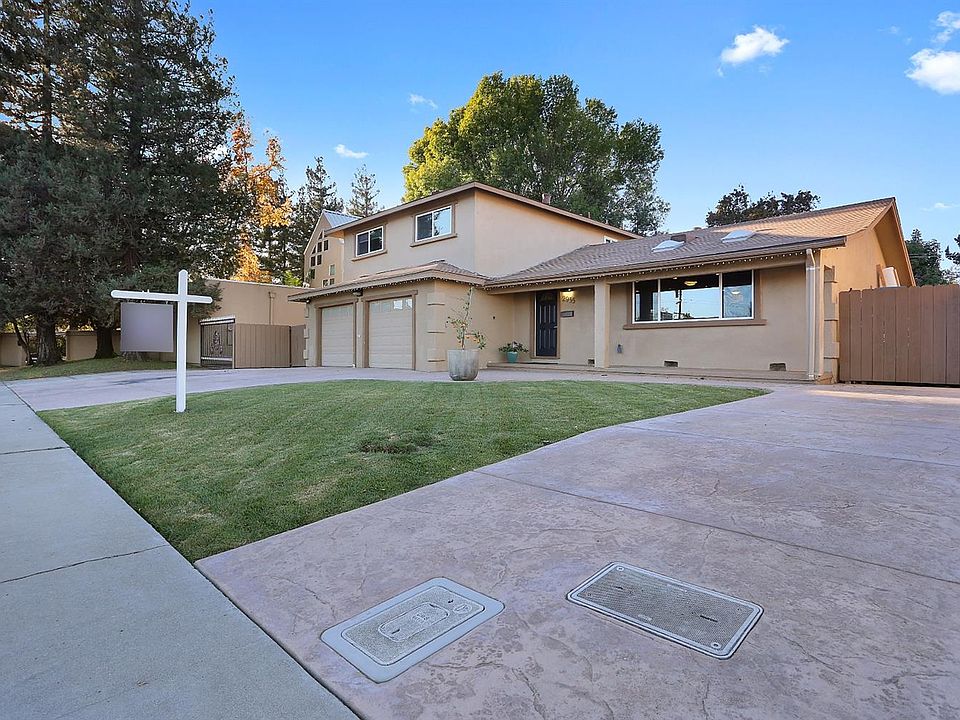 1st image of 2955 Calariva Dr