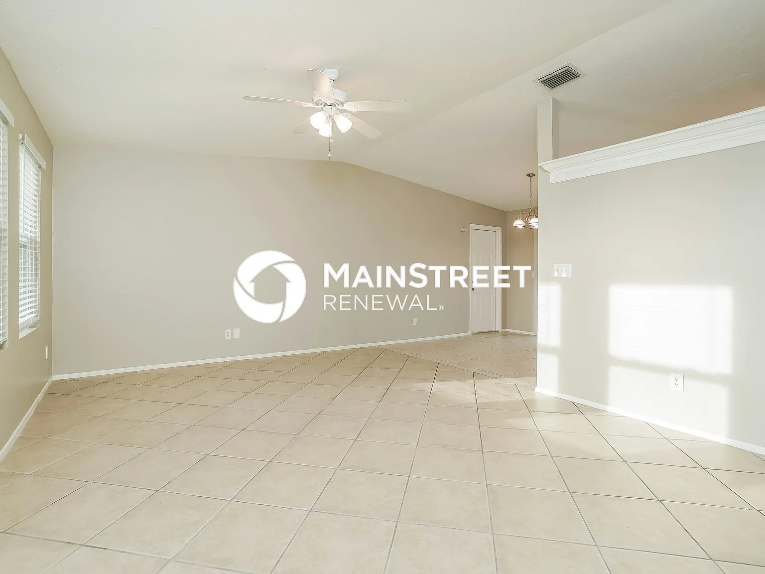 1206 NE 5th Pl — Photo 3