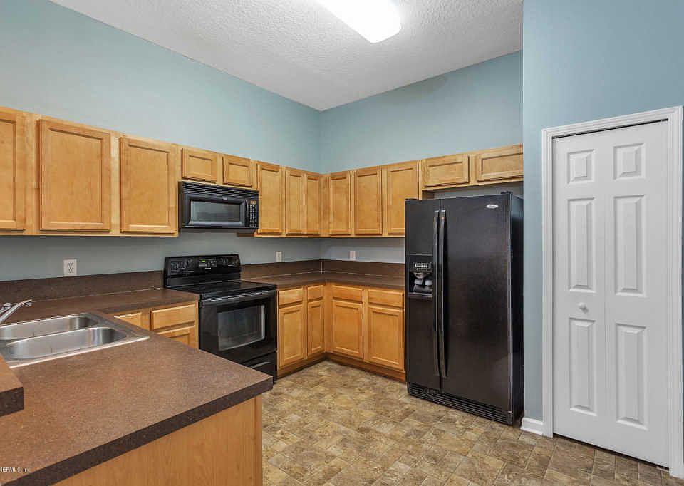 1st image of 5050 Playpen Dr #4-2