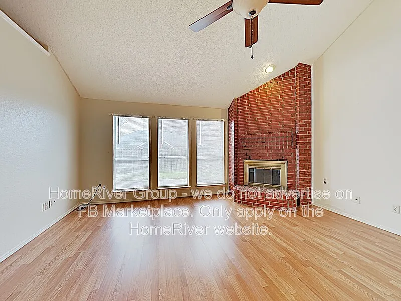 Building Photo - 811 Miles Ln