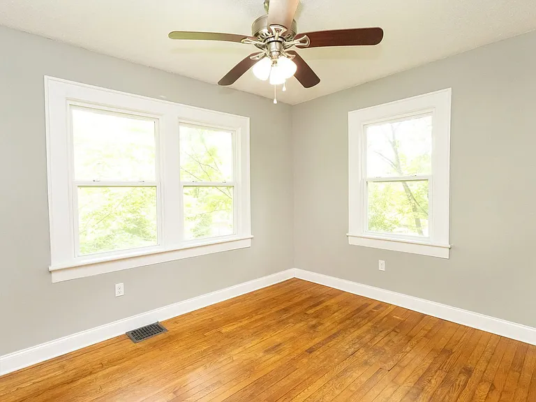 1812 John Ross Rd — Photo 13