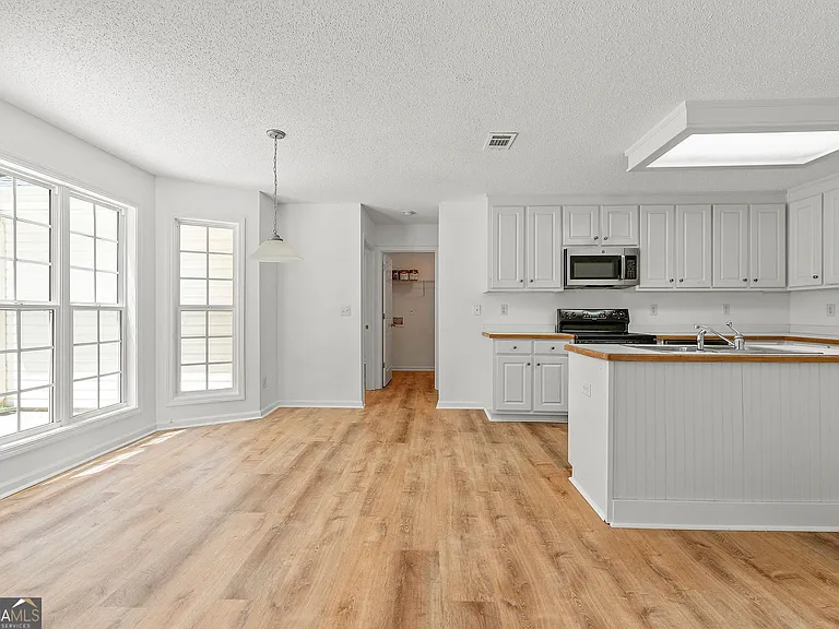 214 Cheyenne Way — Photo 12