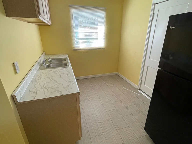 328 Bellair Rd — Photo 6