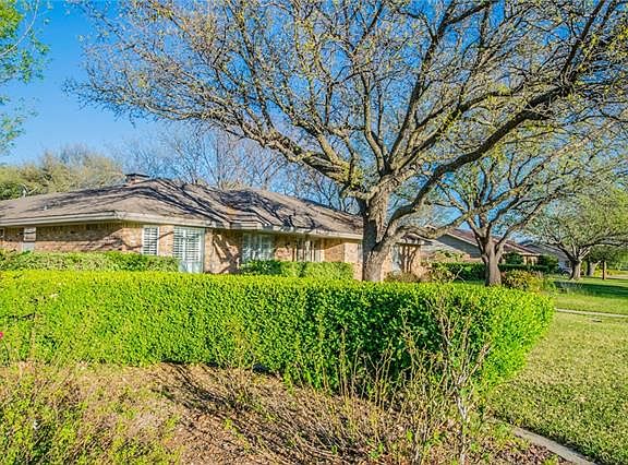 3rd image of 6805 Kingswood Dr
