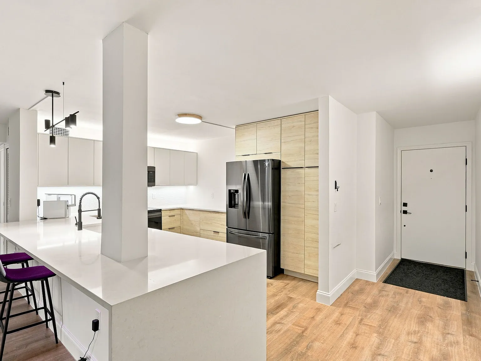 2 bed, 1319 sqft, $2,100 — Photo 4