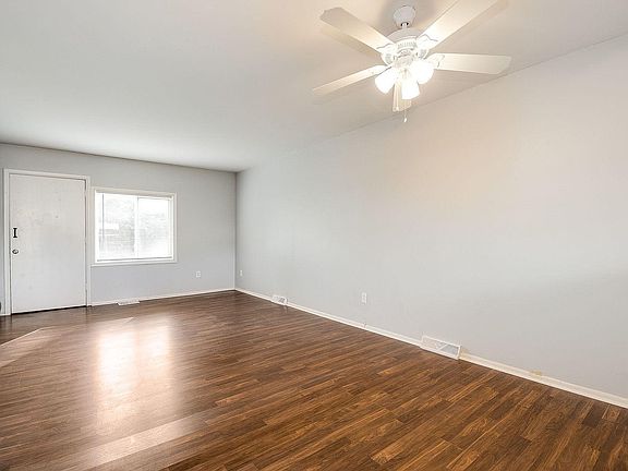 3rd image of 11509 Richmond Ave