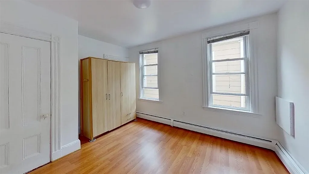 5 bed, 2.0 bath, 1500 sqft, $5,500 — Photo 4