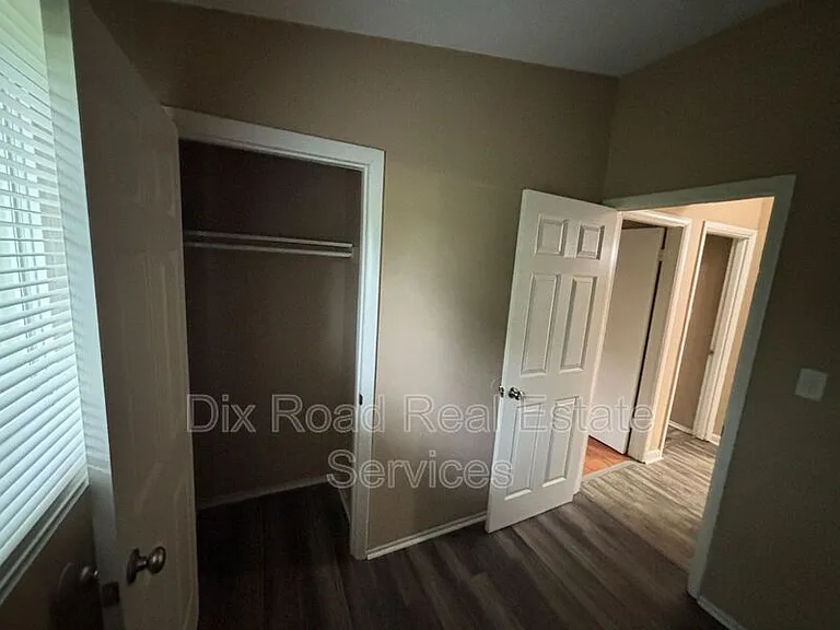 702 Arthur St — Photo 14