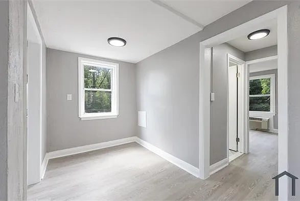 2605 Fairview Ave — Photo 7