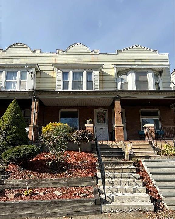1st image of 223 E 21st St