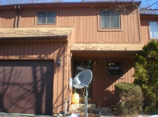 10 Tulip Ct, Edison, NJ 08820