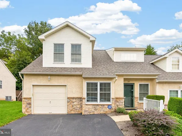 19 Stuart Dr #19, East Norriton, PA 19401