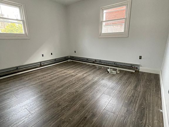 3rd image of 159 Lamport Blvd #1A