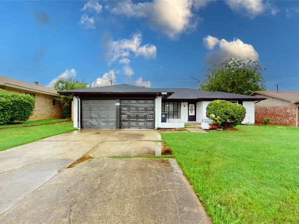 3105 Green Valley Ln, Arlington, TX 76014