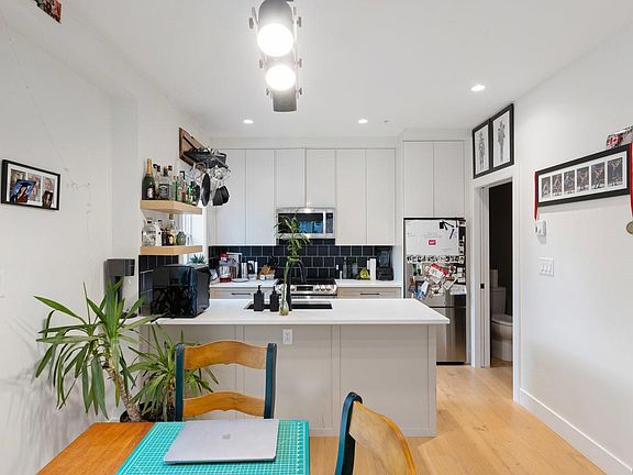 4th image of 937 Colville Rd #6