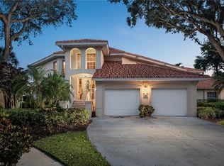 970 Egrets Run APT 201, Naples, FL 34108