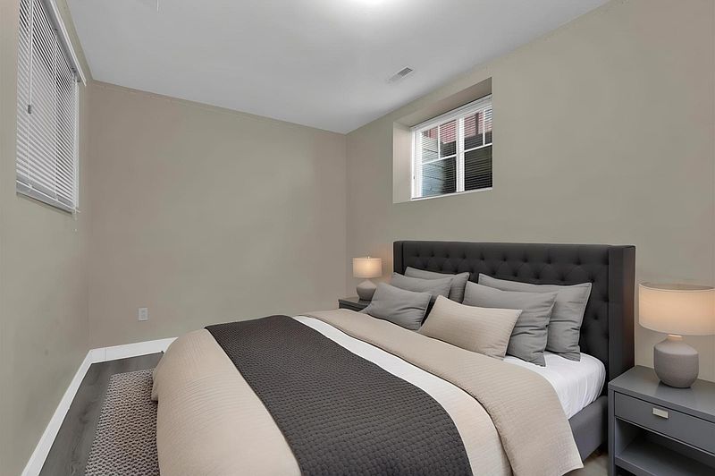 Surrey Townhouse for rent - 5 Bedrooms — photo 9
